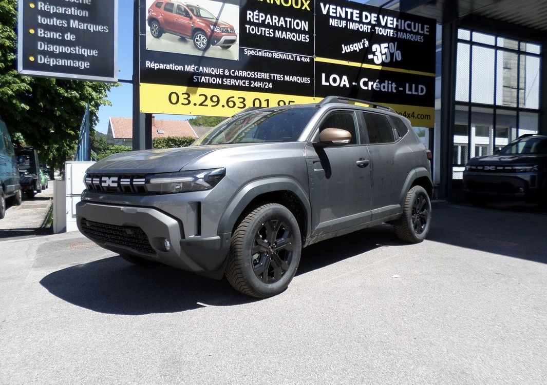 DACIA DUSTER TCE 4X4 ECO-G 150 cv EXTREME HYBRID BOITE AUTO FULL OPTIONS DACIA DUSTER TCE 4X4 ECO-G 150 cv EXTREME HYBRID BOITE AUTO FULL OPTIONS