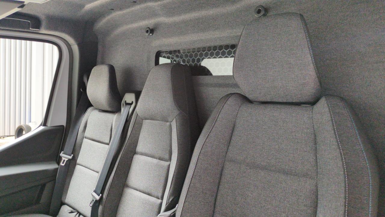 13 RENAULT MASTER FOURGON L2H2 3T5 BLUE DCI 130 TR BVM6 EXTRA + PLANCHER BOIS + CAMERA DE RECUL + ATTELAGE – Image 13