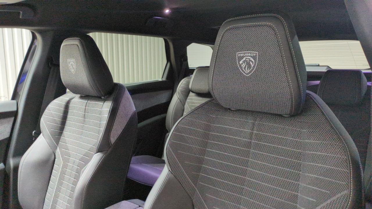 14 PEUGEOT 5008 HYBRID 145 BVA E-DCS6 7PL GT – Image 14
