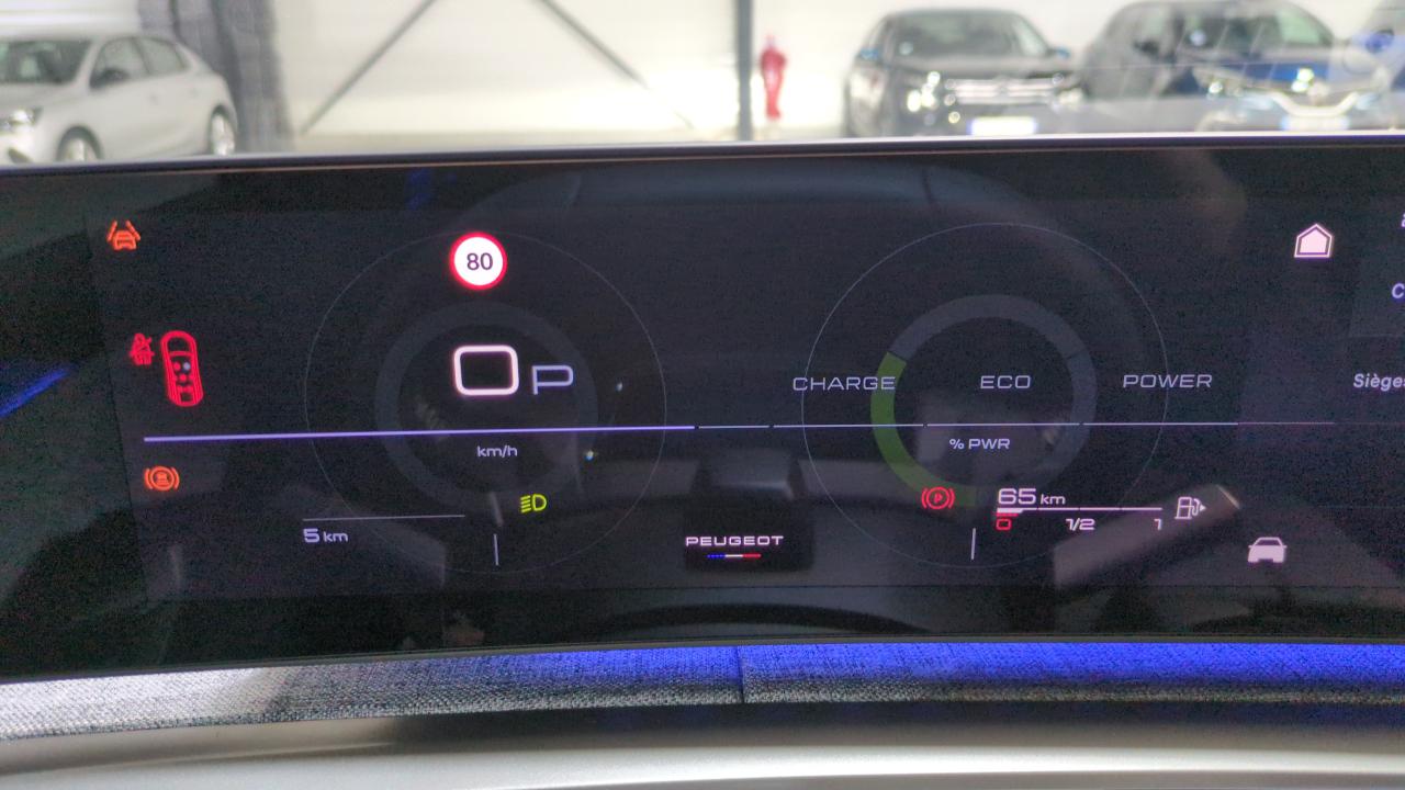 16 PEUGEOT 5008 HYBRID 145 BVA E-DCS6 7PL GT – Image 16