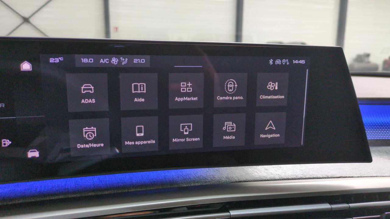 18 PEUGEOT 5008 HYBRID 145 BVA E-DCS6 7PL GT – Image 18