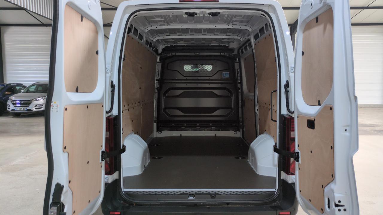 6 RENAULT MASTER FOURGON L2H2 3T5 BLUE DCI 130 TR BVM6 EXTRA + PLANCHER BOIS + CAMERA DE RECUL + ATTELAGE – Image 6