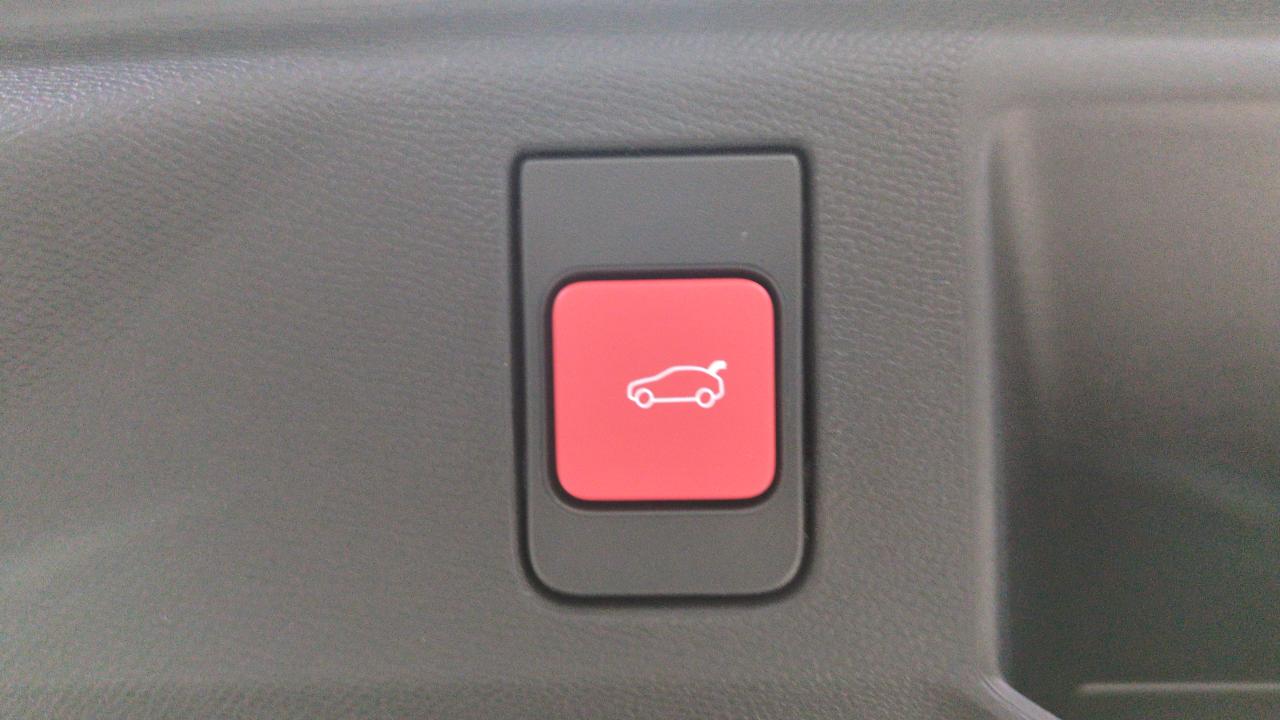 7 PEUGEOT 5008 HYBRID 145 BVA E-DCS6 7PL GT – Image 7