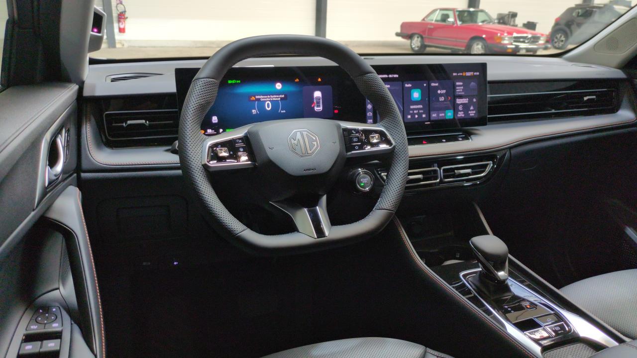 9 MG EHS 1.5 HYBRID+ 224 CH BVA LUXURY – Image 9