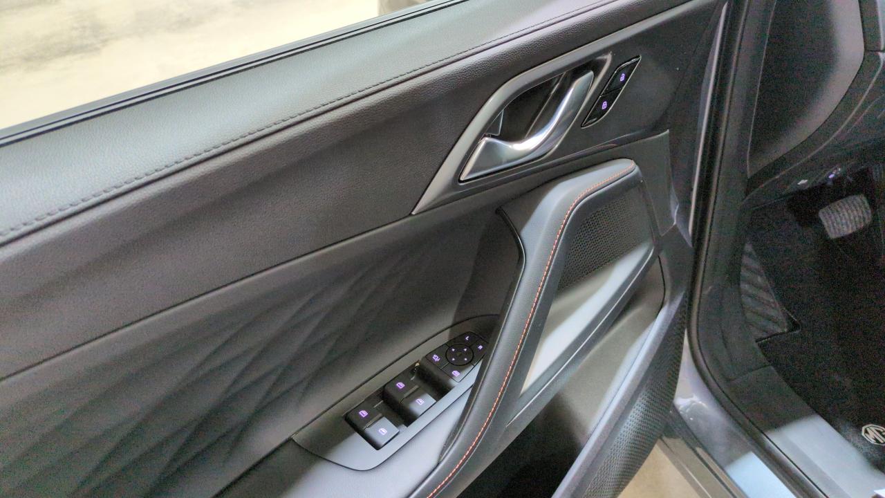 10 MG EHS 1.5 HYBRID+ 224 CH BVA LUXURY – Image 10