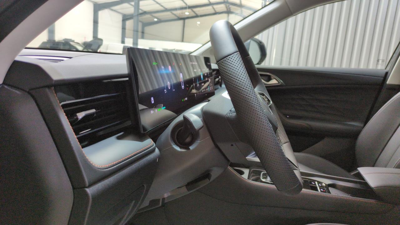 14 MG EHS 1.5 HYBRID+ 224 CH BVA LUXURY – Image 14