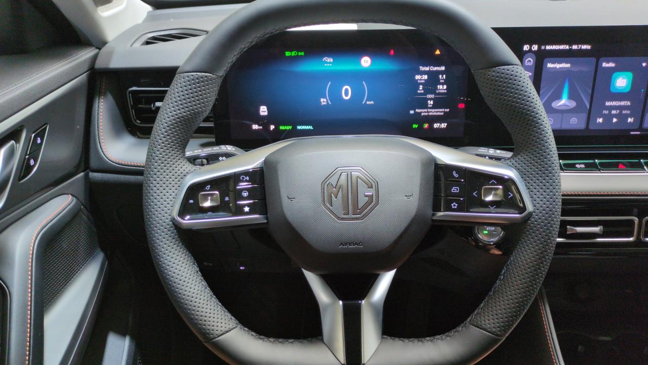 16 MG EHS 1.5 HYBRID+ 224 CH BVA LUXURY – Image 16